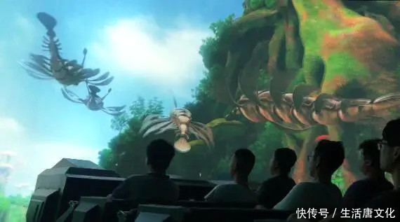 科技創(chuàng)新環(huán)幕軌道影院超大可視角讓您身臨其境